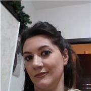 Laureata in giurisprudenza e abilitata alla libera professione di avvocato impartisce lezioni in materie giuridiche